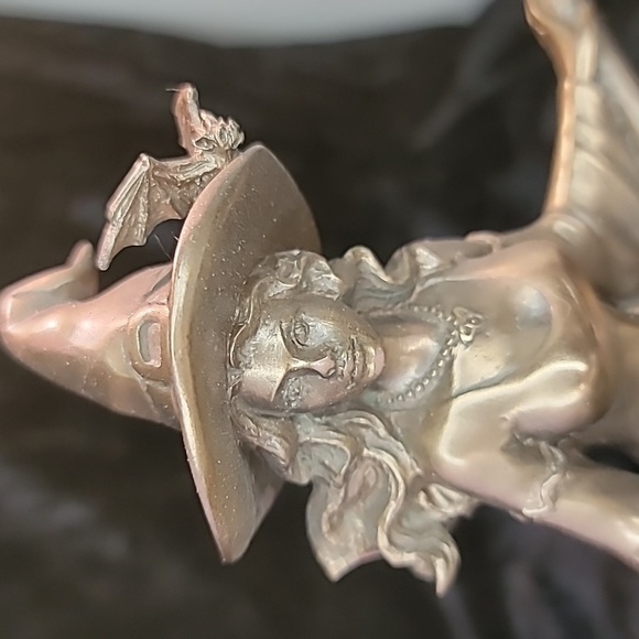 0243. SEXY Witch 🧙‍♂️ On a Broom w/ Crystal 🔮 Ball 💖 - Picture 4 of 15